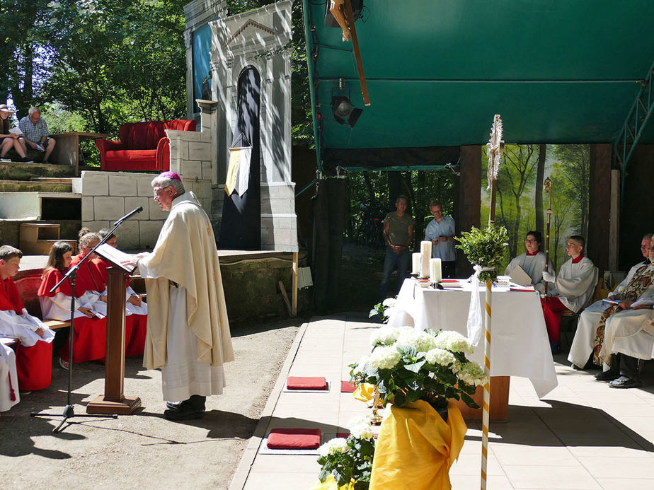 Festgottesdienst zum 1.000 Todestag des Heiligen Heimerads auf dem Hasunger Berg (Foto: Karl-Franz Thiede)